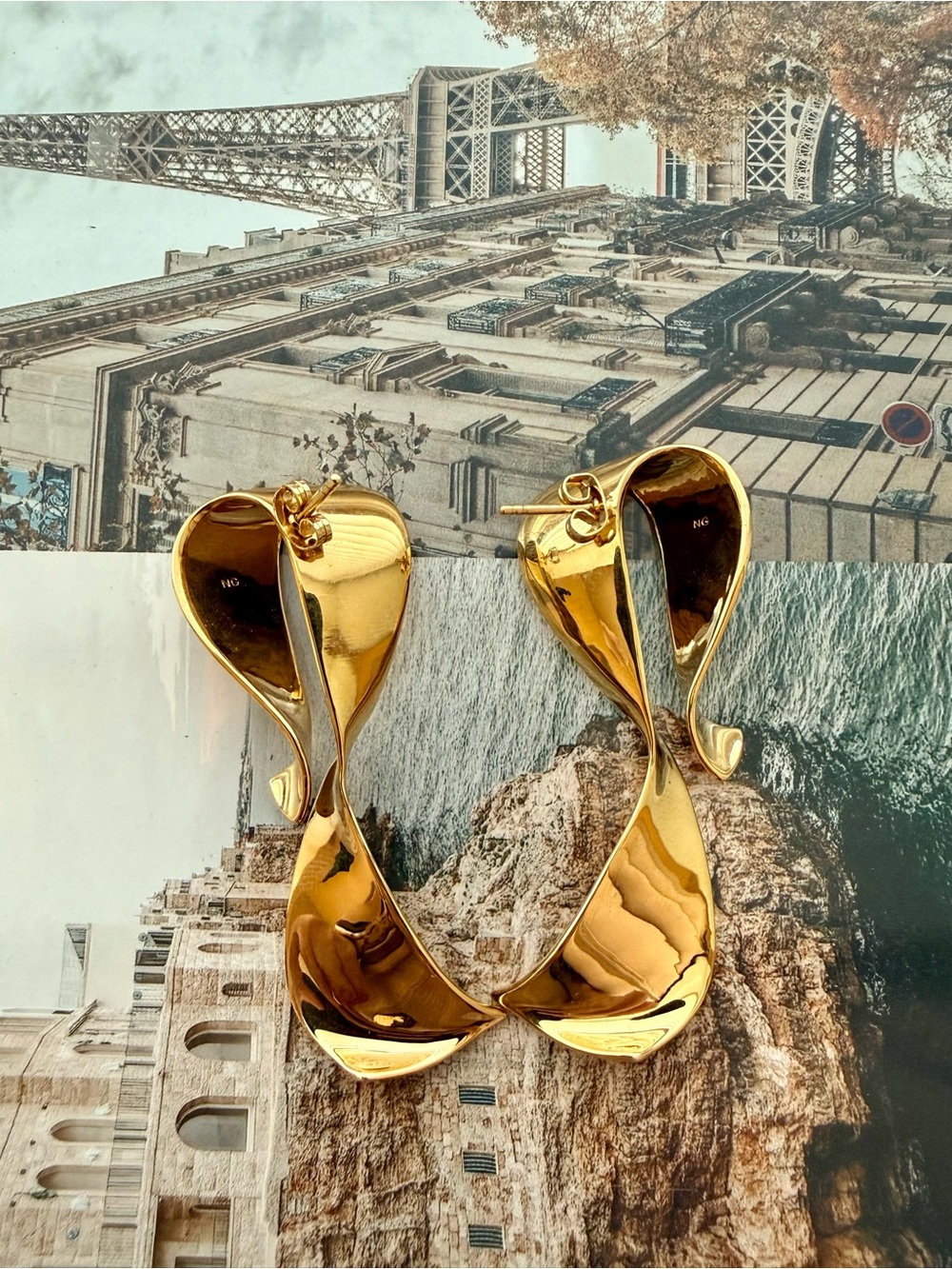 NINA GORDAN Elegant Gold Sculpt Earrings